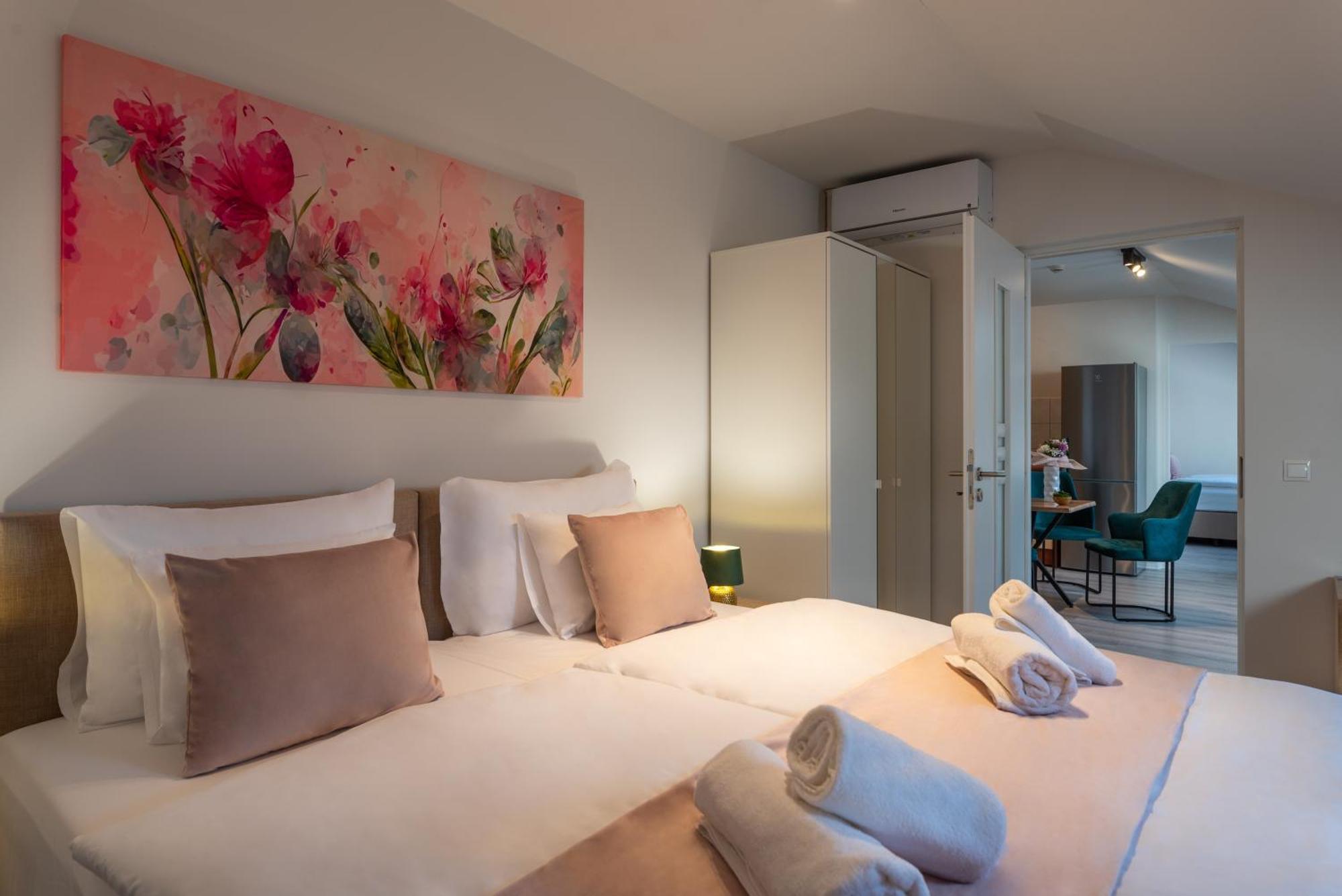 Holdvirag Hotel Sárvár Habitación foto